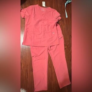 Figs set. Top is NWT